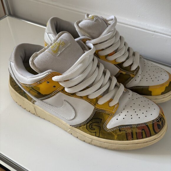 Athletic_Shoes